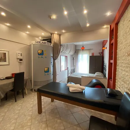 Afroditi Solarium/massage 公寓 塞萨洛尼基