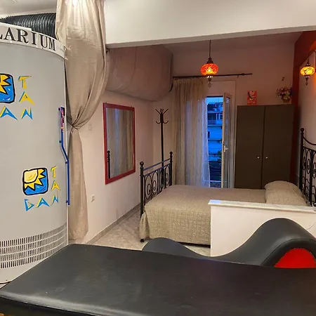 Afroditi Solarium/massage 公寓